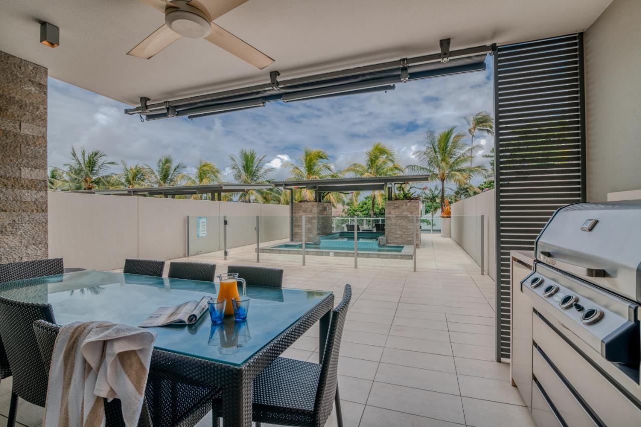 Coconut Grove Aparthotel Port Douglas Exterior photo