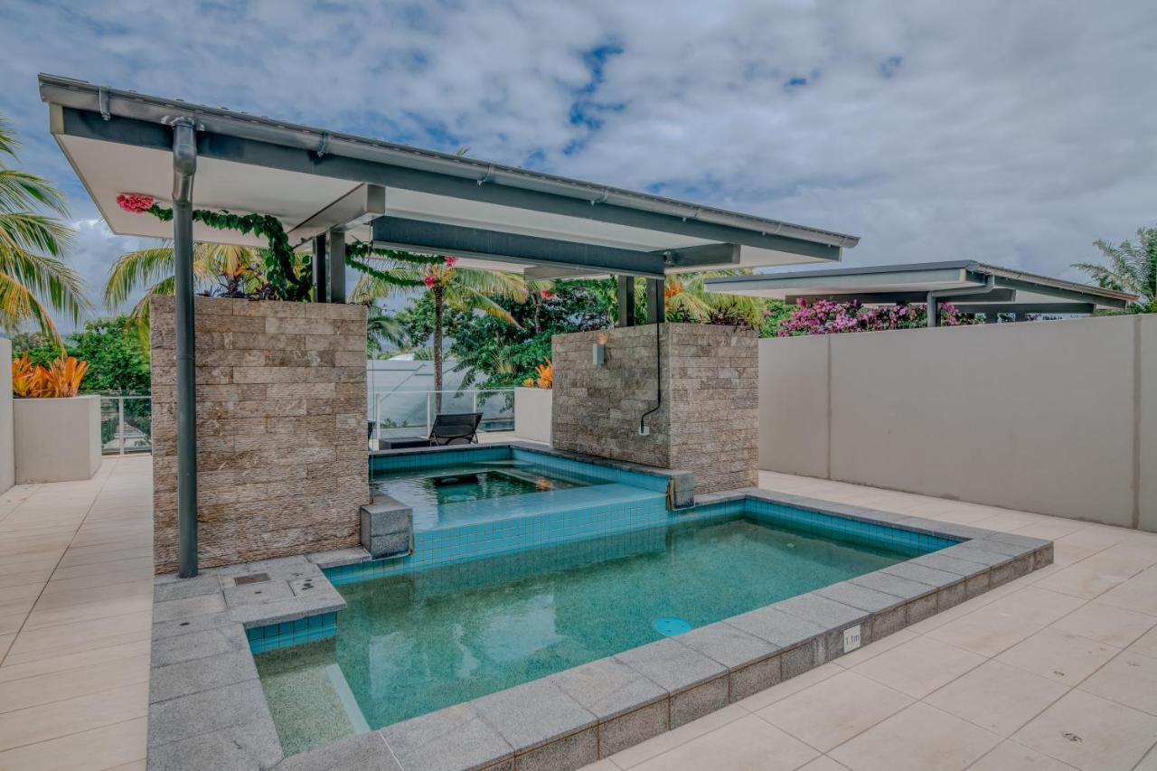 Coconut Grove Aparthotel Port Douglas Exterior photo