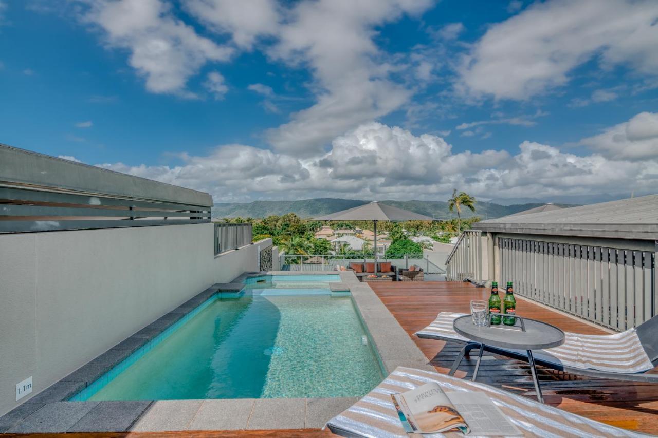 Coconut Grove Aparthotel Port Douglas Exterior photo
