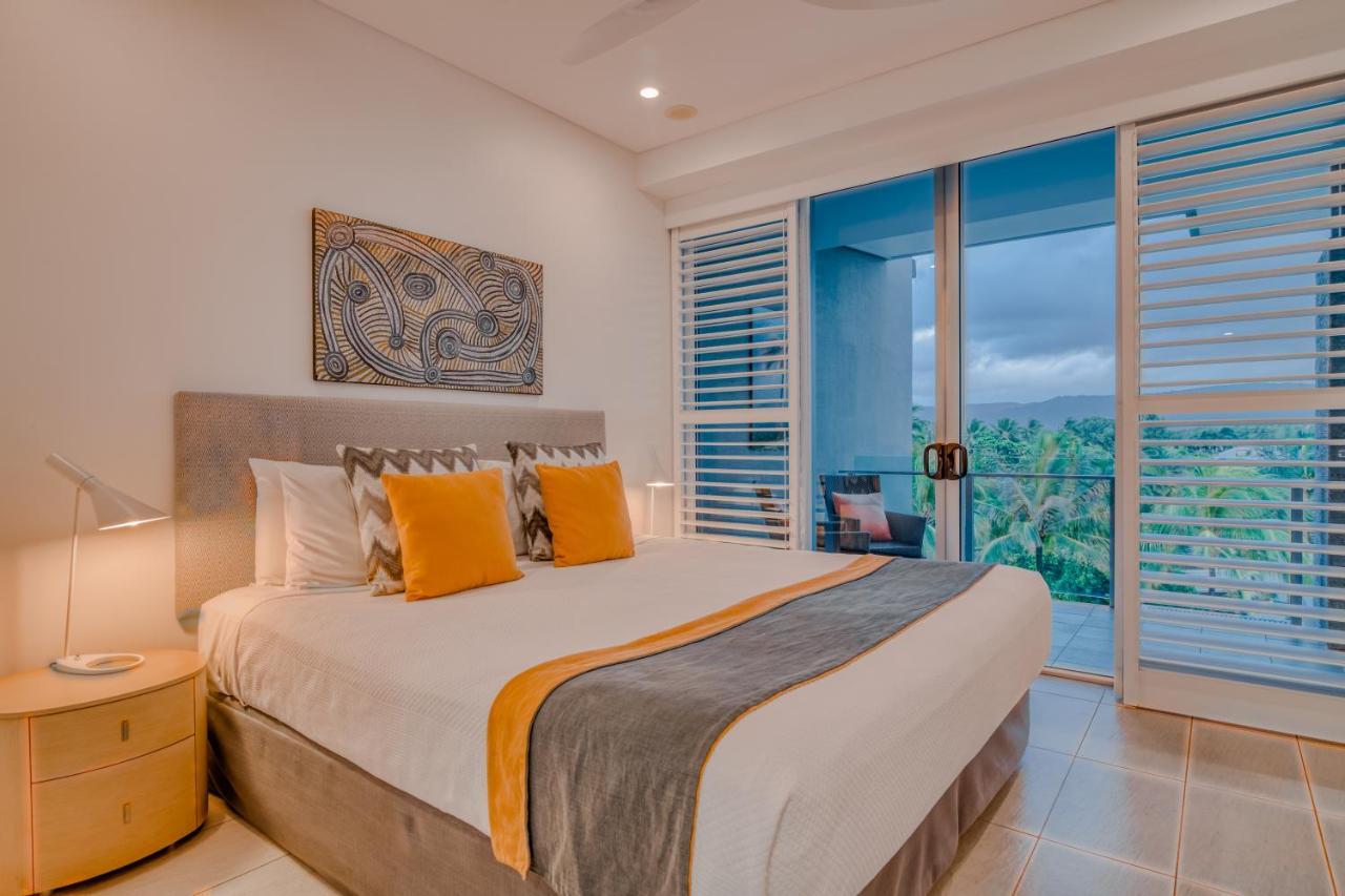 Coconut Grove Aparthotel Port Douglas Exterior photo