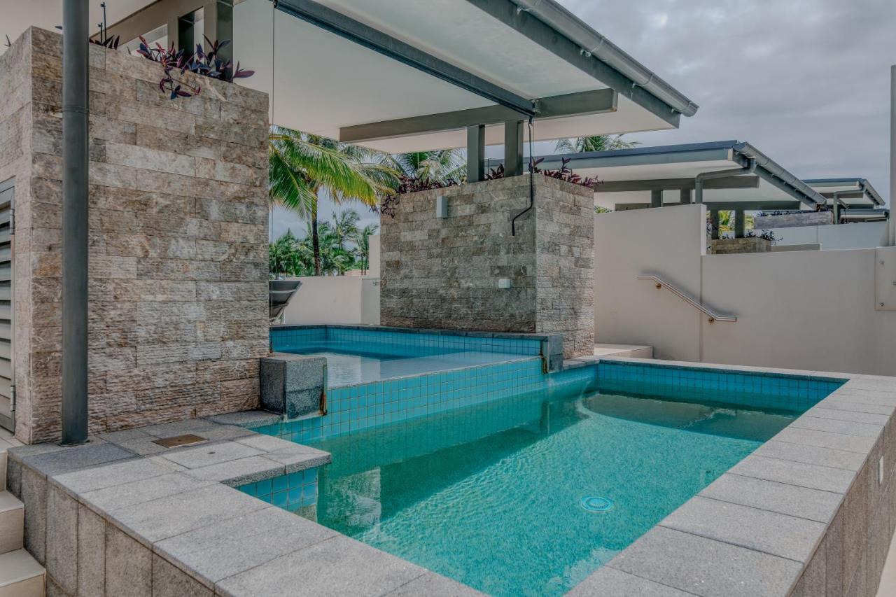 Coconut Grove Aparthotel Port Douglas Exterior photo