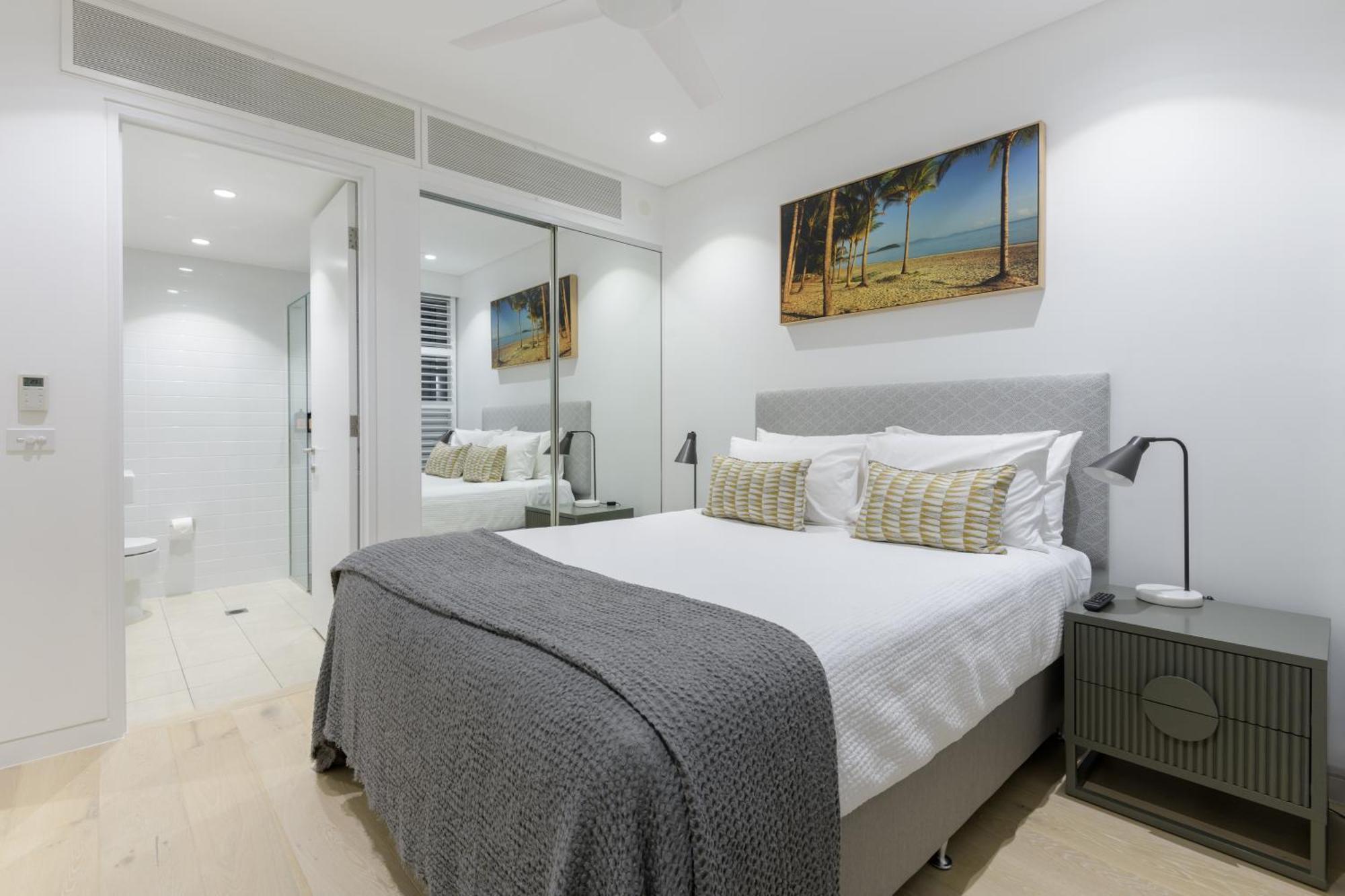Coconut Grove Aparthotel Port Douglas Exterior photo
