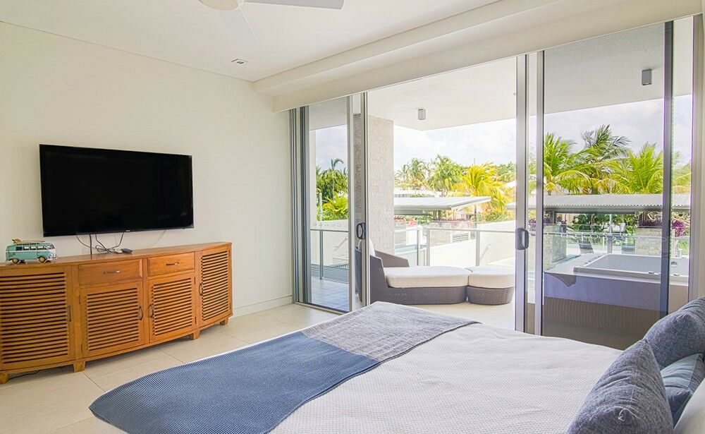 Coconut Grove Aparthotel Port Douglas Exterior photo